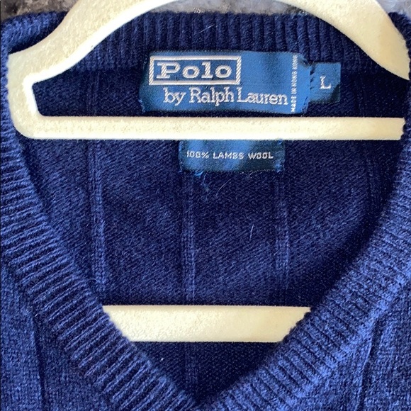 Men’s Ralph Lauren 100% Lamb’s Wool V-Neck Sweater - Picture 2 of 3